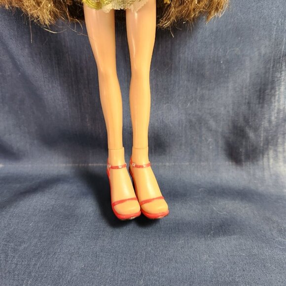 Bratz Yasmin Doll MGA 2001 Brown Hair Brown & Green Eyes Pink Lips Cloth… - Picture 3 of 11